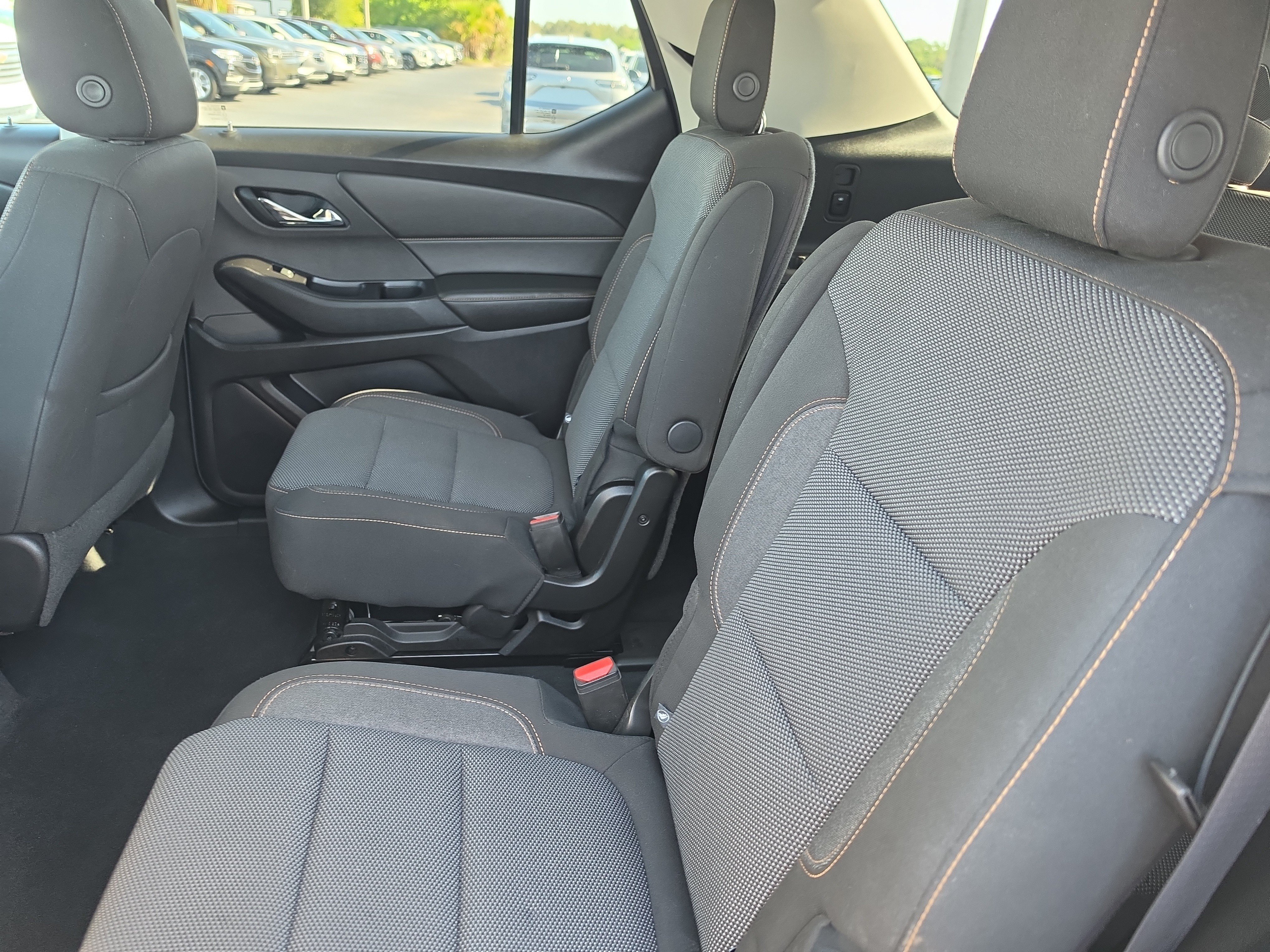 Certified Used 2018 IRIDESCENT PEARL TRICOAT Chevrolet LT Cloth image 15