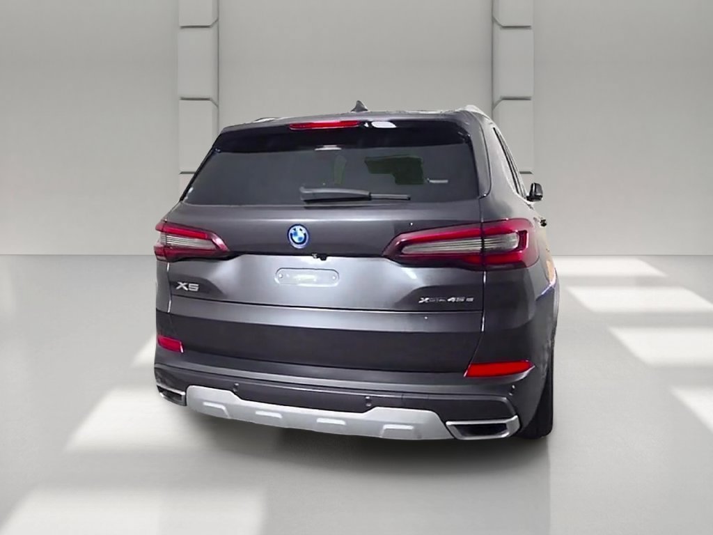 Certified Used 2022 Dark Graphite Metallic BMW xDrive45e image 40
