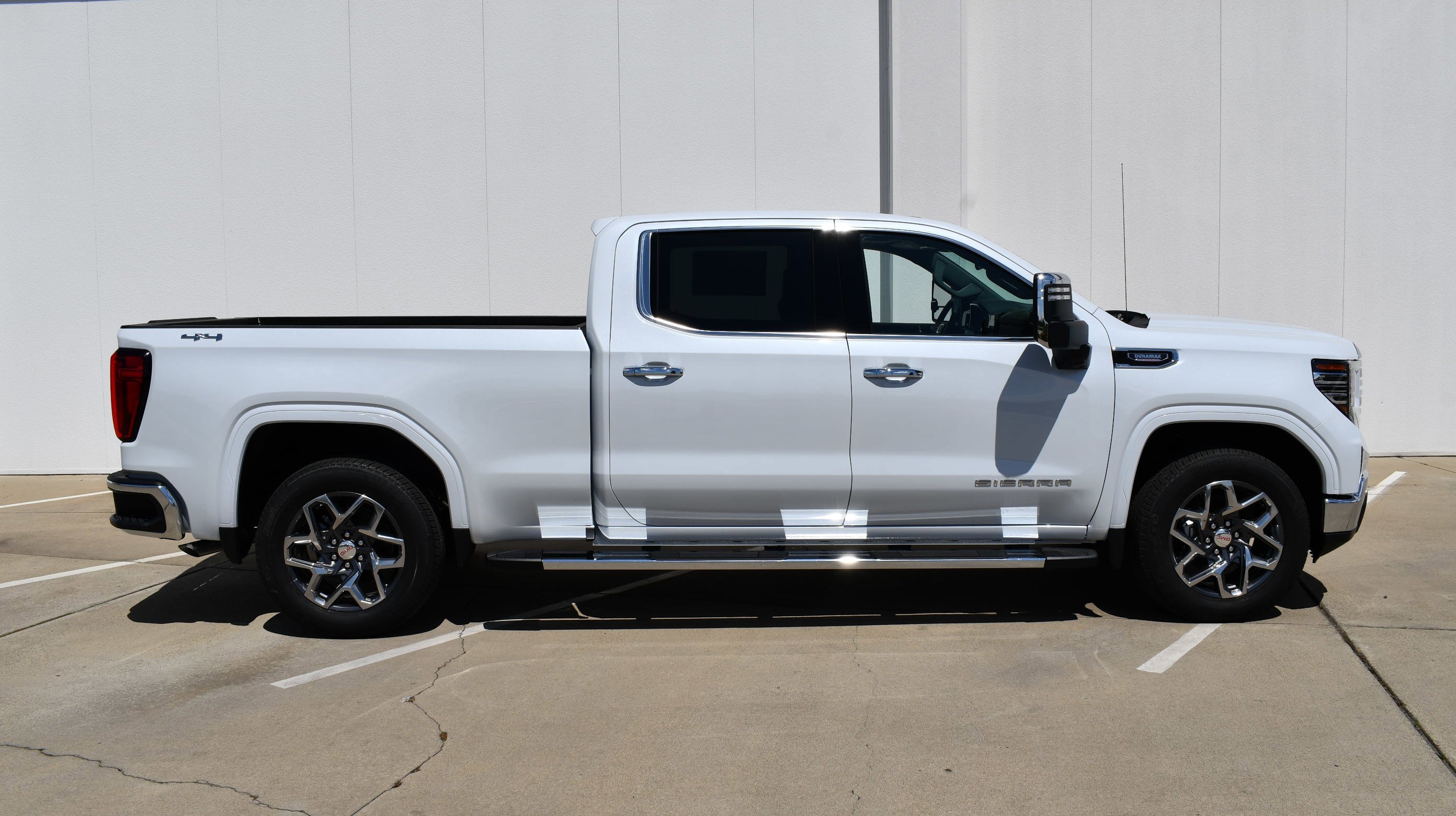 2026 GMC Sierra 1500 SLT - Photo 8