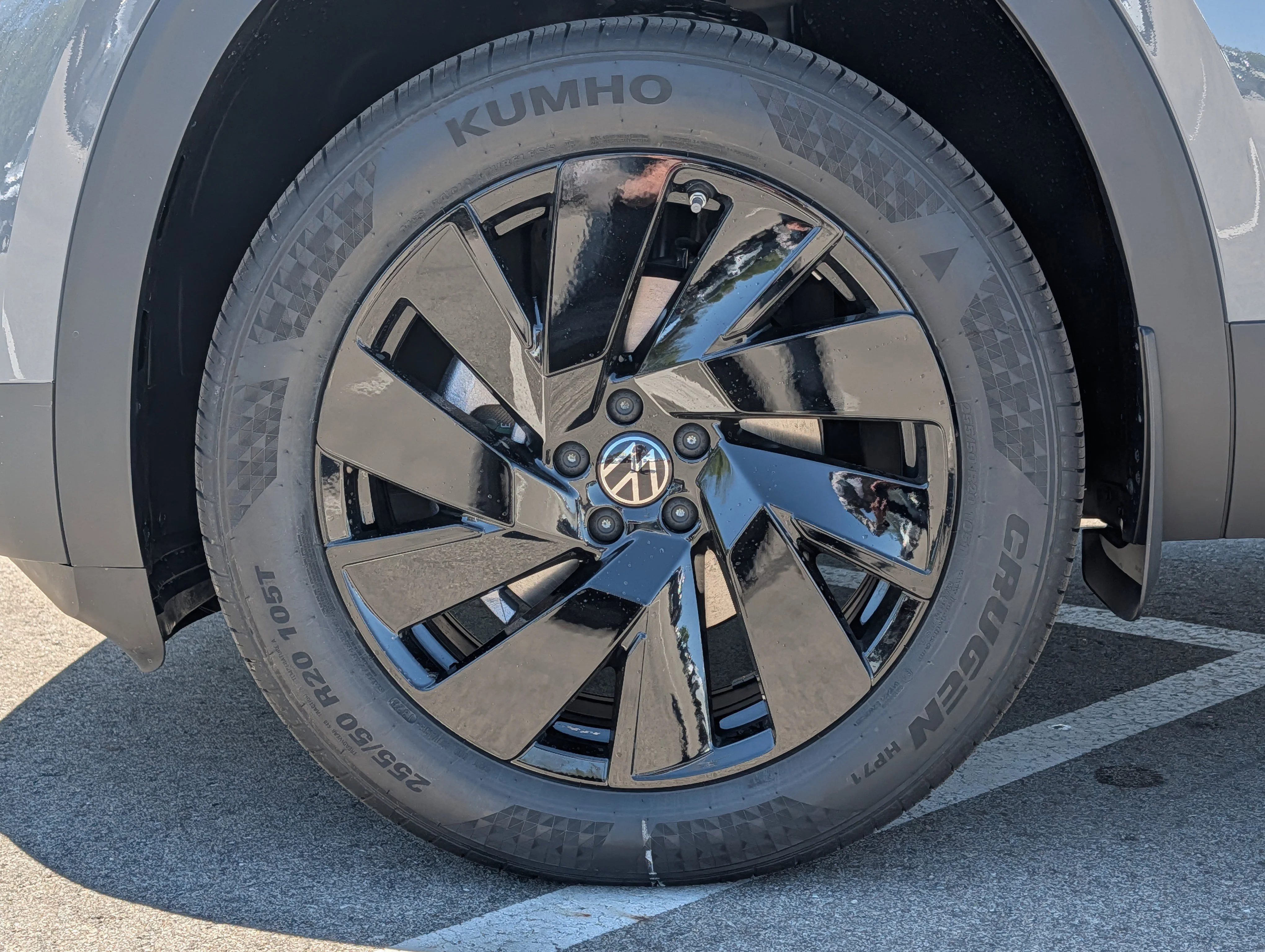New 2026 Pure Gray Volkswagen 2.0T SE w/Technology image 4