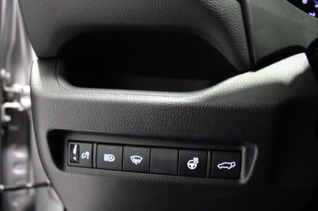 Certified Used 2019 Silver Toyota Xle premium image 11