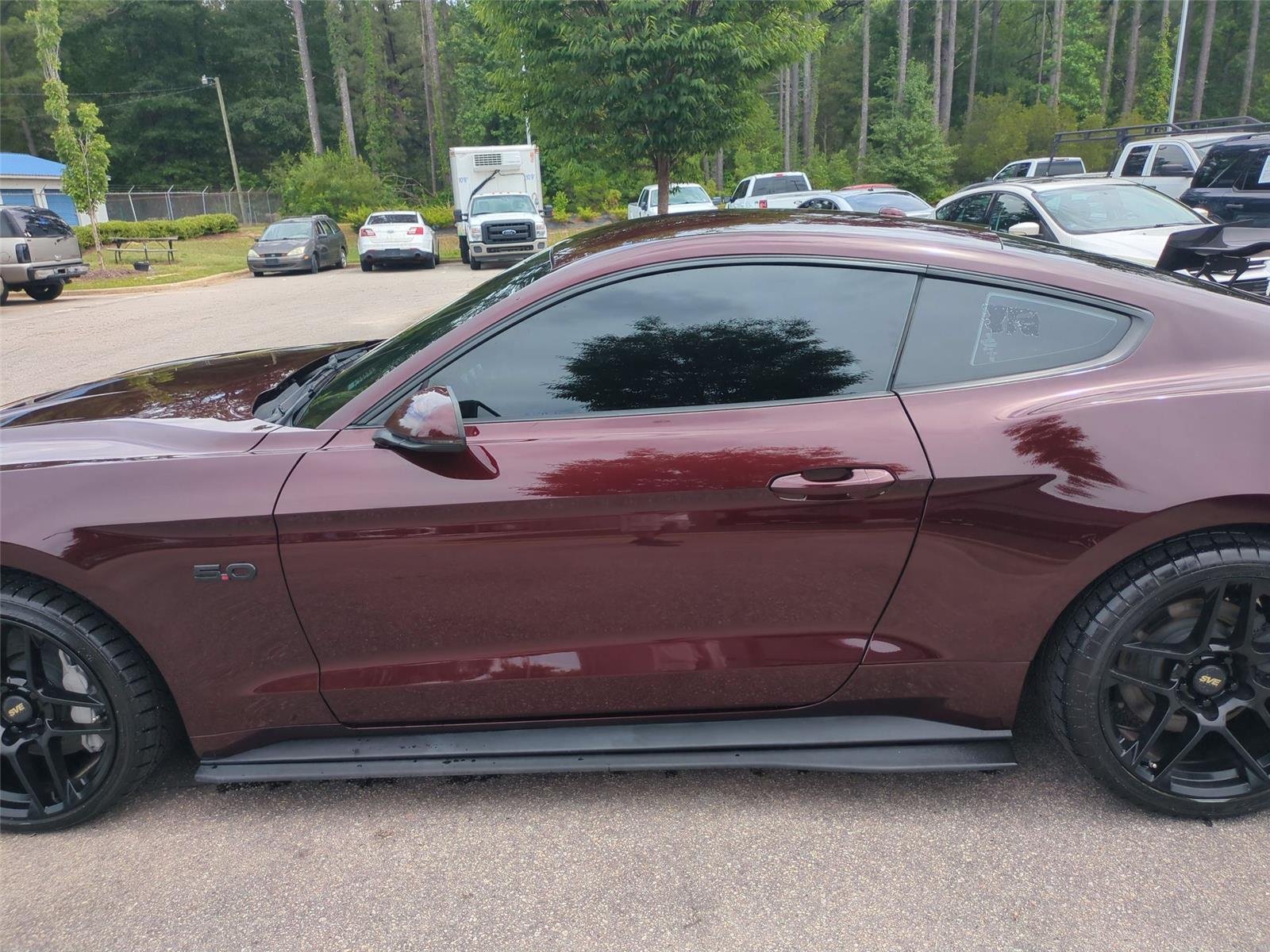 Used 2018 Royal Crimson Metallic Tinted Clearcoat FORD GT image 15