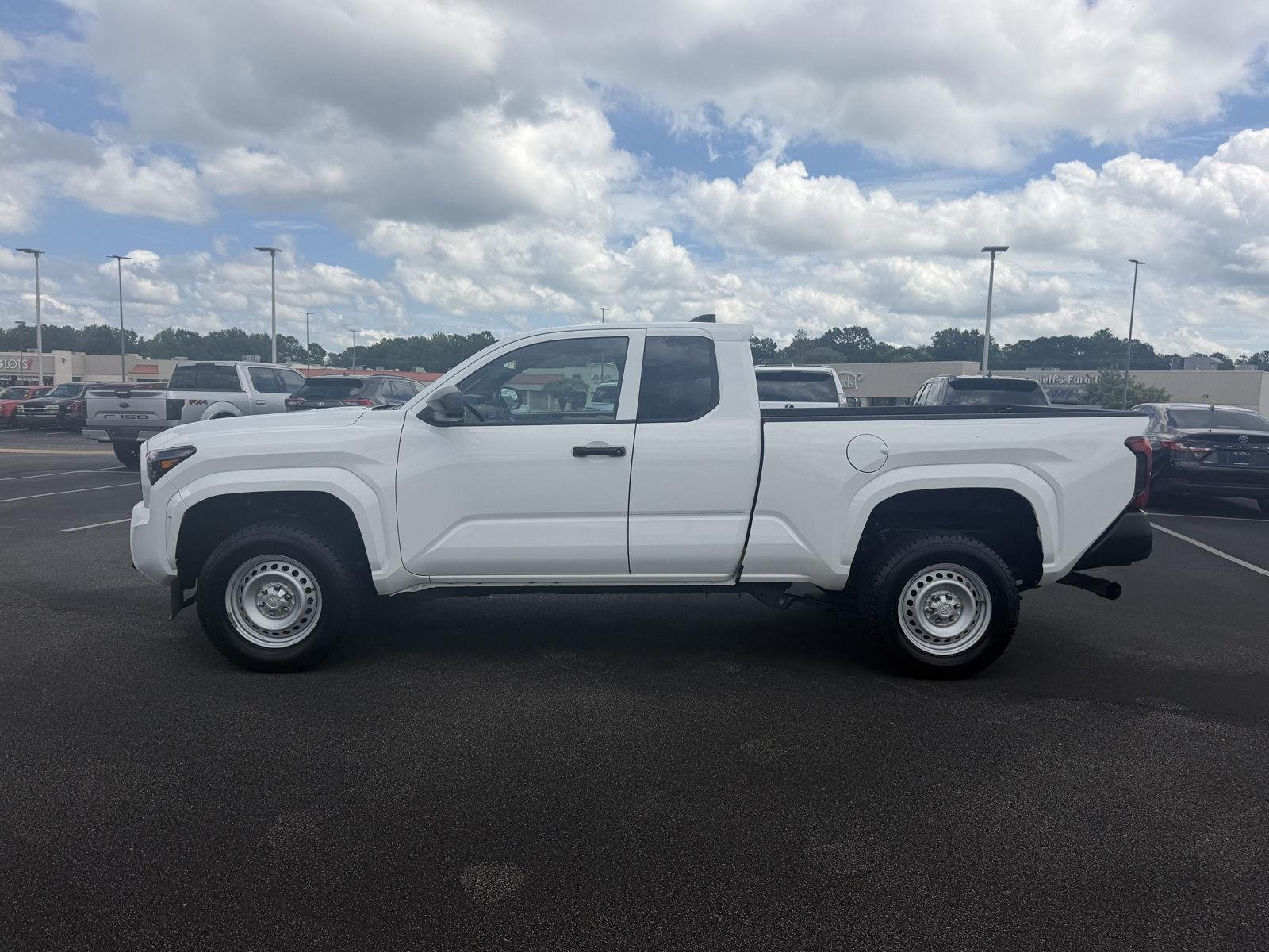 Used 2024 Ice Cap Toyota SR image 4