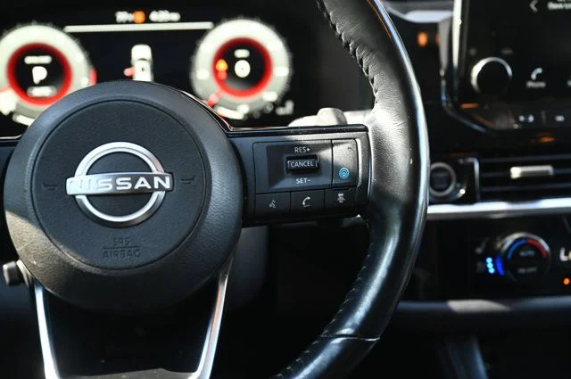 Certified Used 2022 Black Nissan Platinum image 17