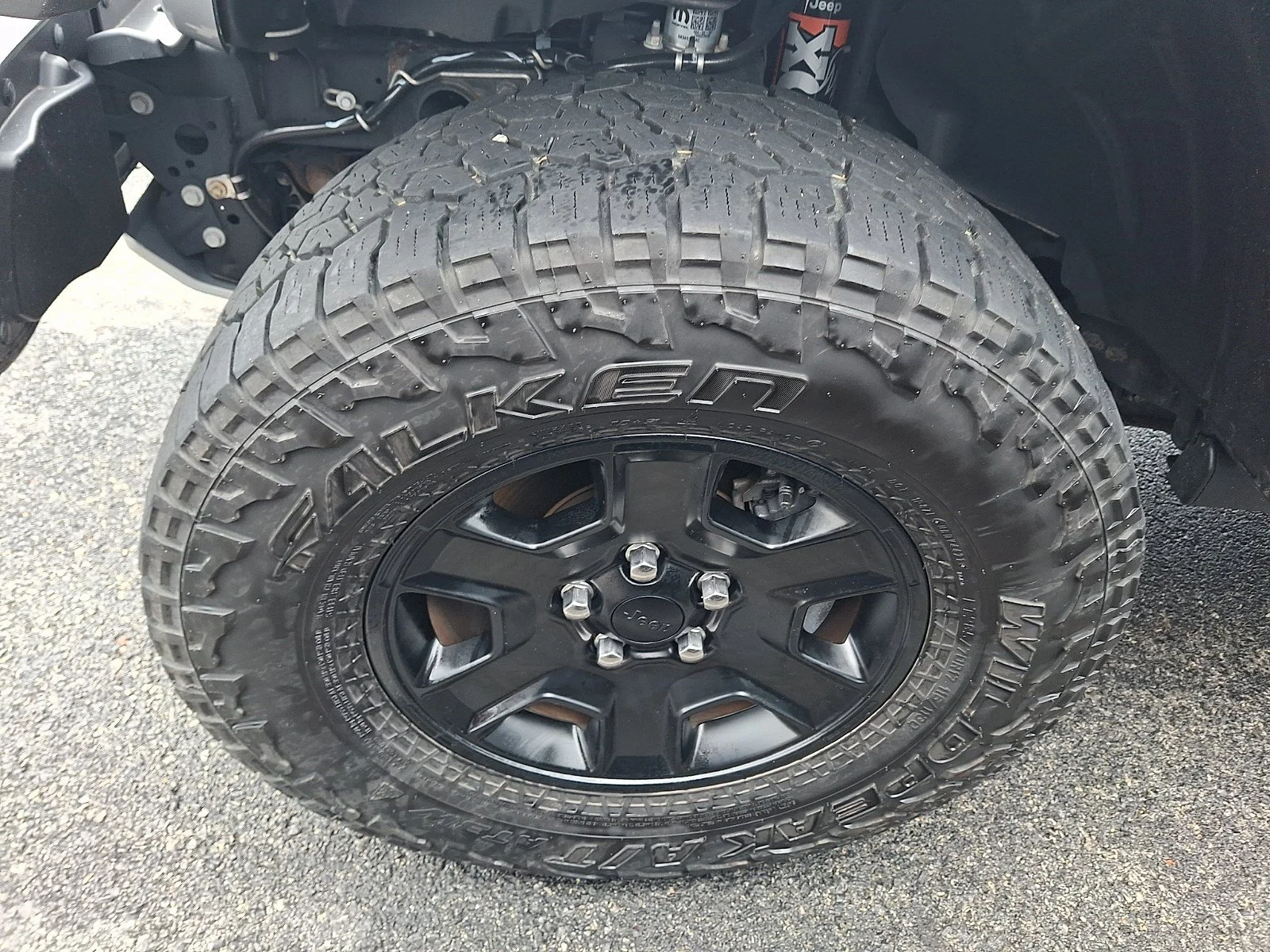Used 2022 Silver Zynith Clearcoat Jeep Mojave image 4