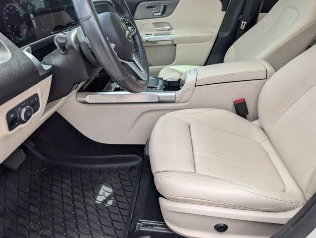 Used 2021  Mercedes-Benz GLB 250 image 15