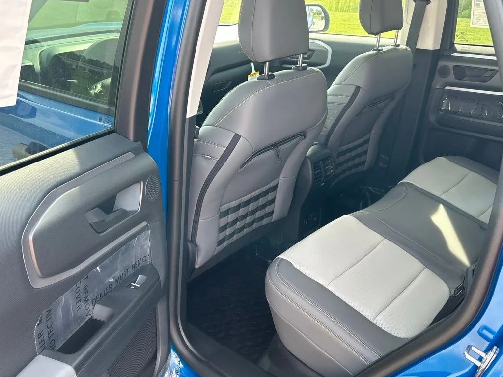 New 2026 Velocity Blue Metallic Ford Badlands® image 15