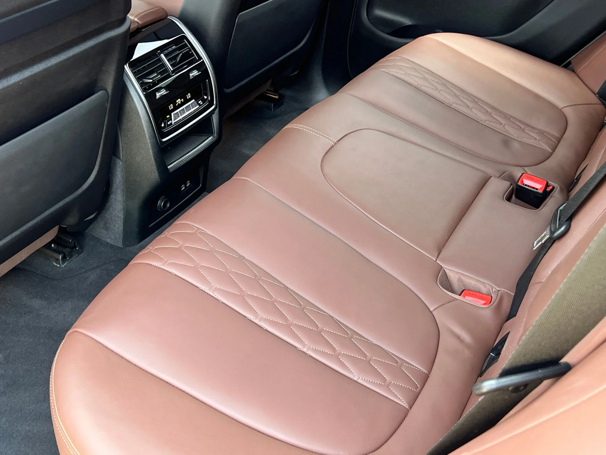 Used 2024 Gray BMW M60i image 20