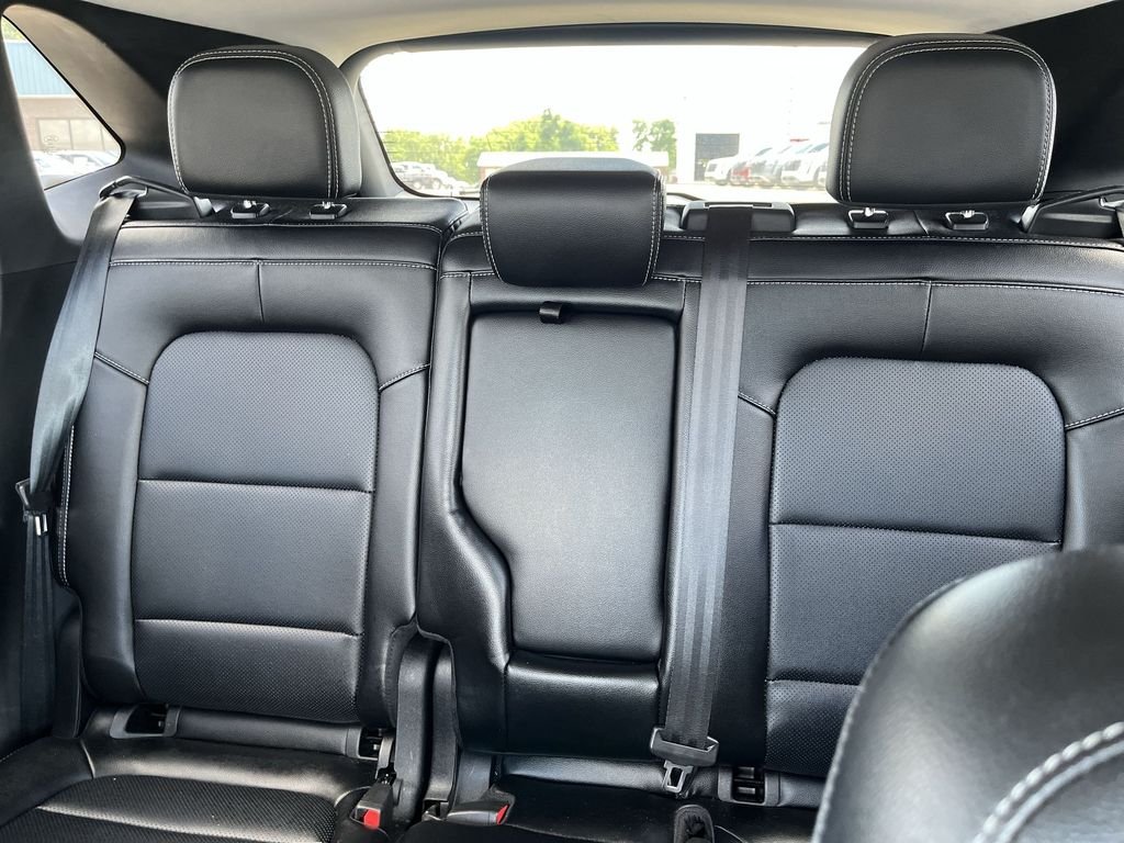 Used 2022 White Ford SEL image 22