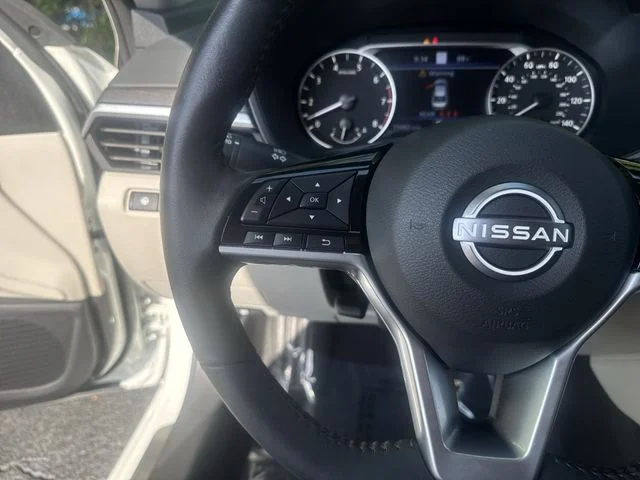 Used 2025 White Nissan 2.5 SL image 16