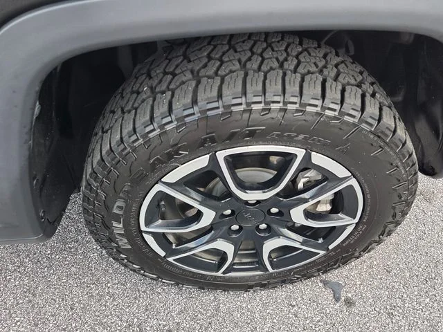 Used 2024 Black Jeep Trailhawk image 11