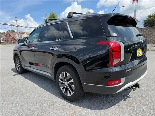 Used 2022 Black Hyundai SEL image 5