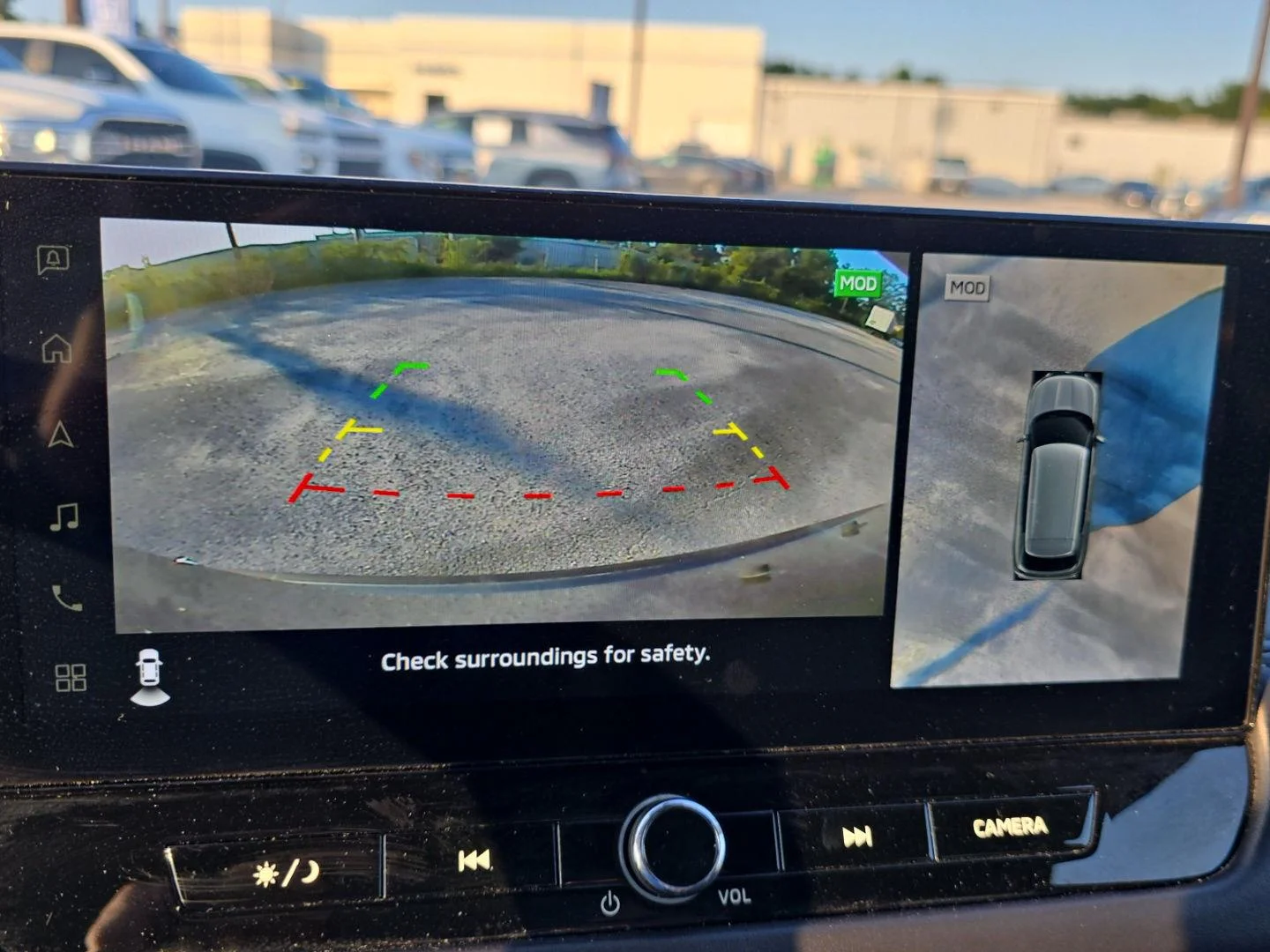 Used 2025  Mitsubishi SE image 18
