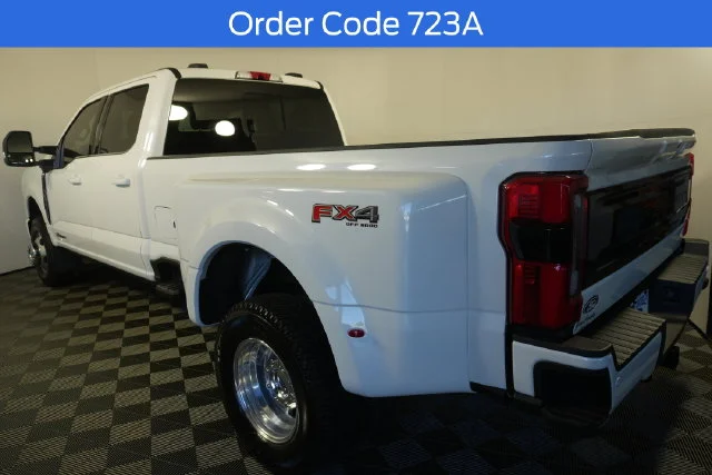 New 2027 Star White Metallic Tri-Coat Ford F-350® Platinum® image 5