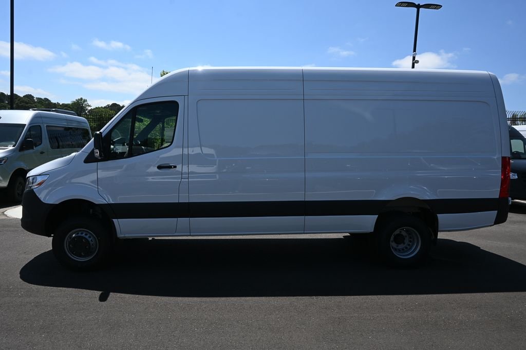 New 2026 Arctic White Mercedes-Benz Cargo 170 WB image 2