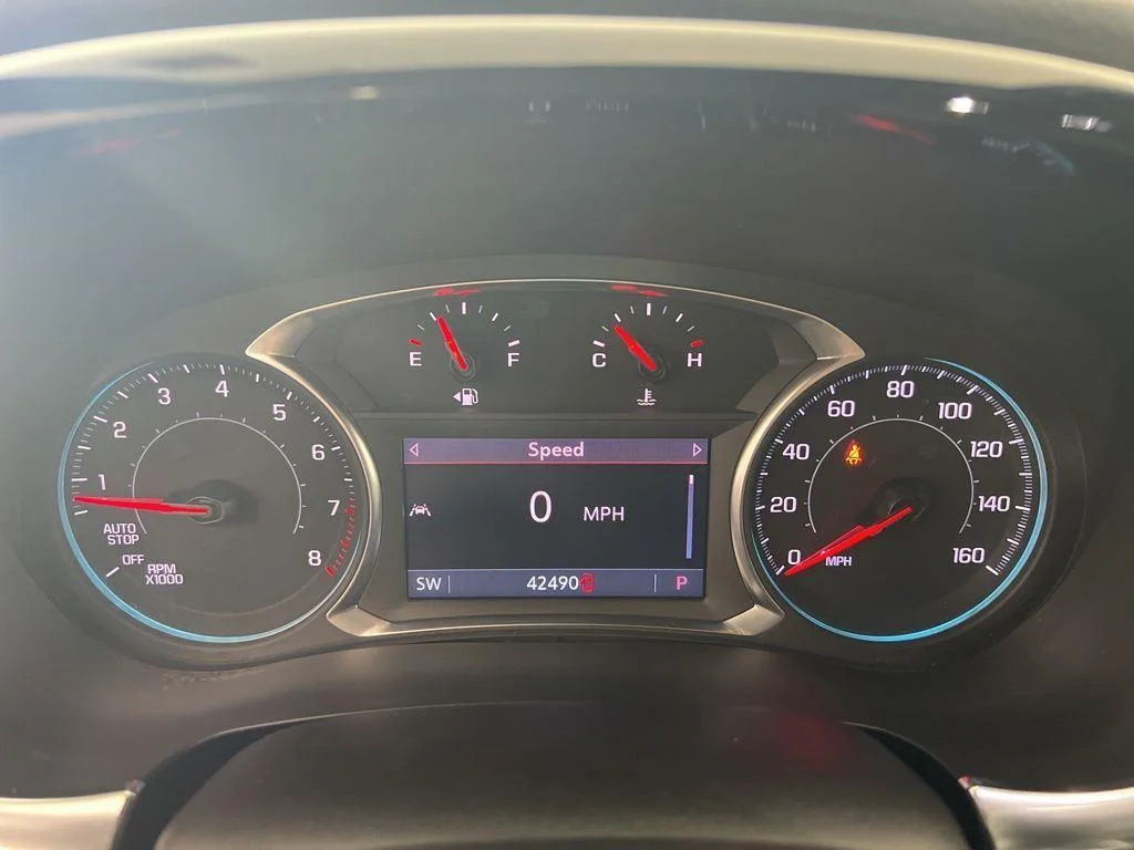 Used 2023 Silver Sage Chevrolet LT image 11
