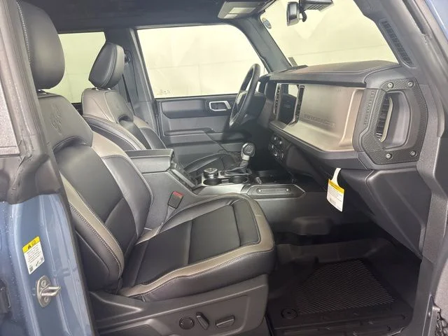 New 2025 Azure Gray Metallic Tri-Coat Ford Outer Banks image 4