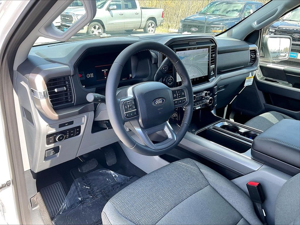 New 2026 Oxford White Ford XLT image 9