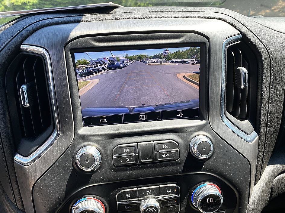 Used 2021 White Frost Tricoat GMC Denali image 15