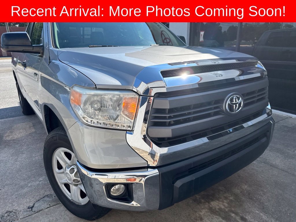 Used 2015 Silver Sky Metallic Toyota SR5 image 2