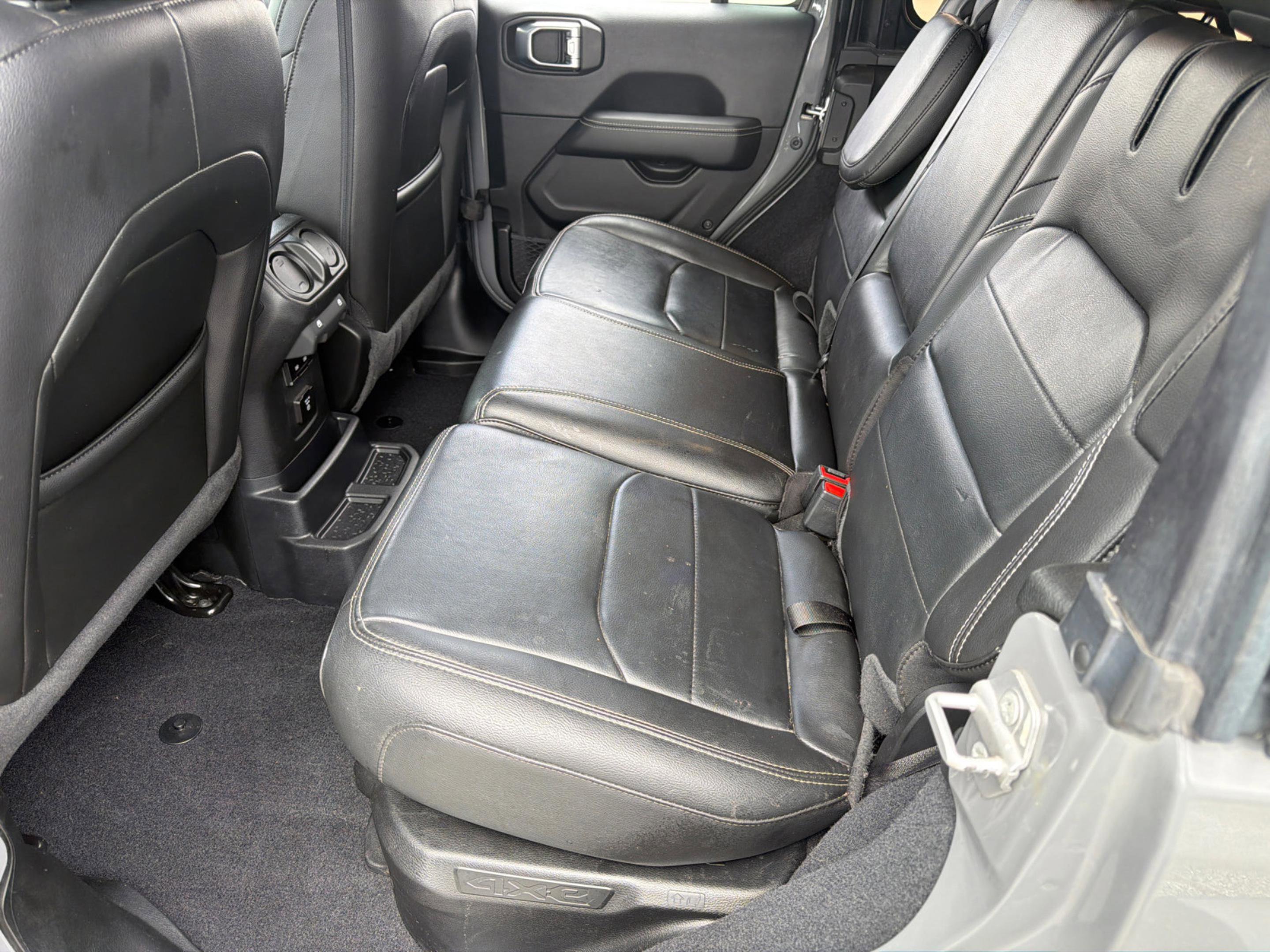Used 2023 Sting Gray Clearcoat Jeep Sahara image 10