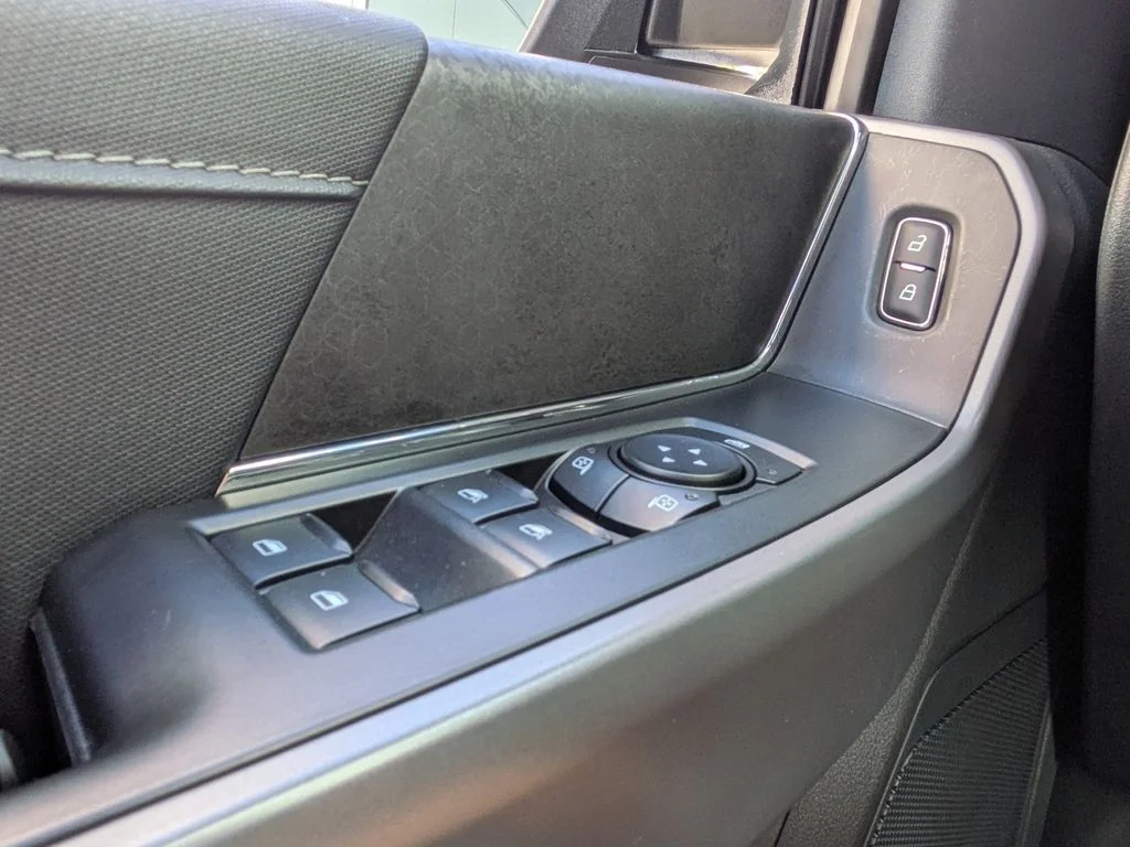 New 2026 Agate Black Metallic Ford XLT image 26