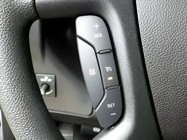 2025 Chevrolet Express Cargo Work Van - Photo 11