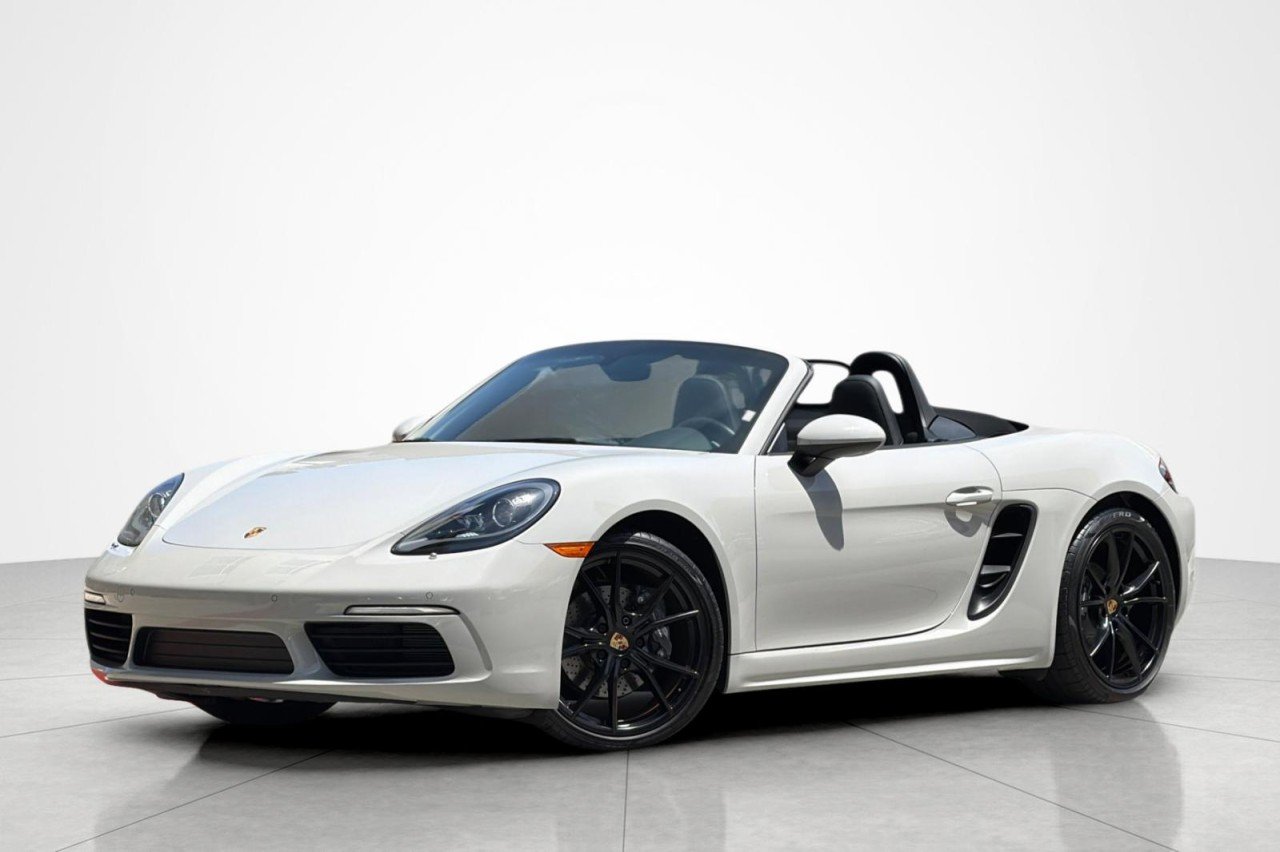 2025 Porsche 718's photo