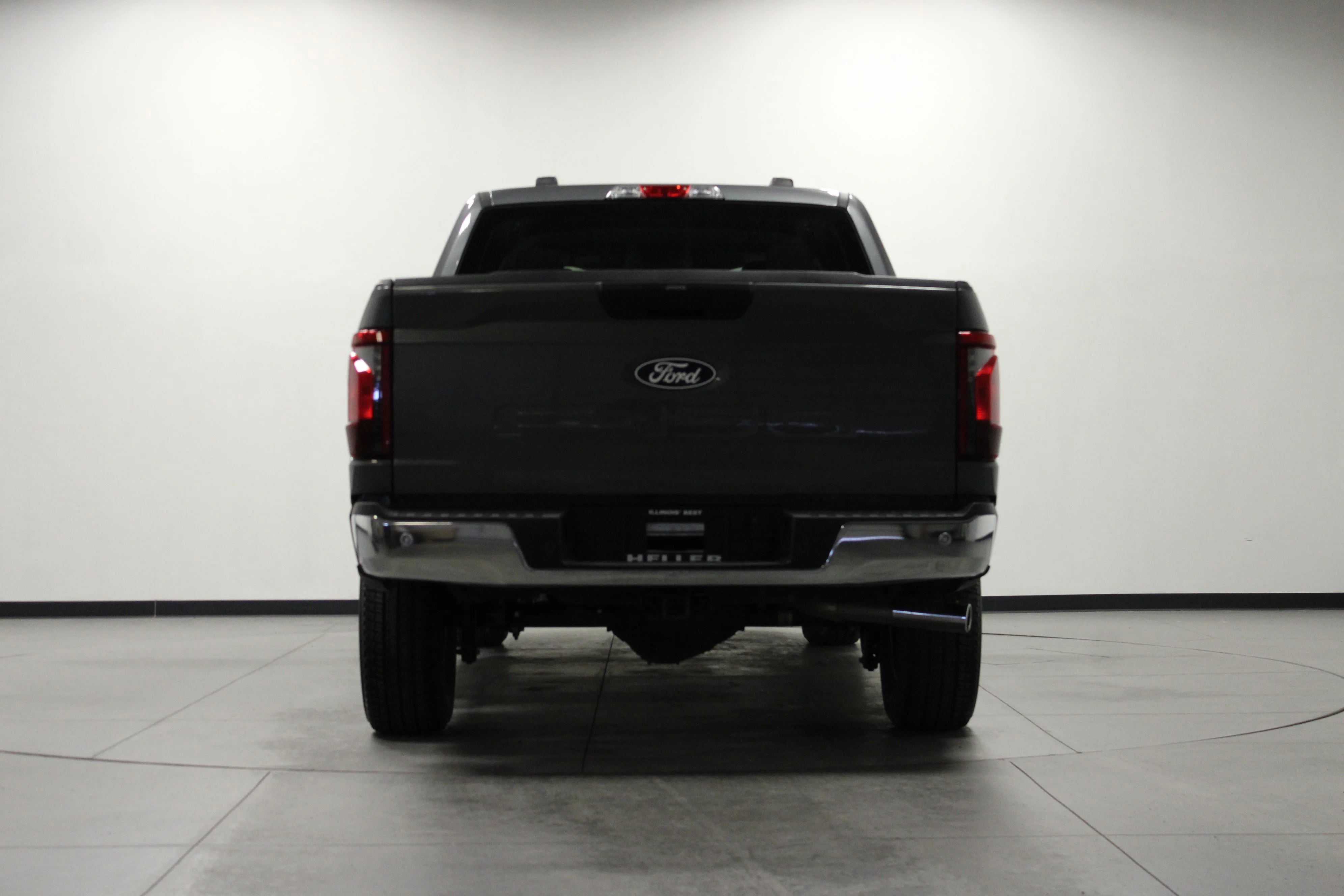 Used 2025 Carbonized Gray Metallic Ford XLT image 5