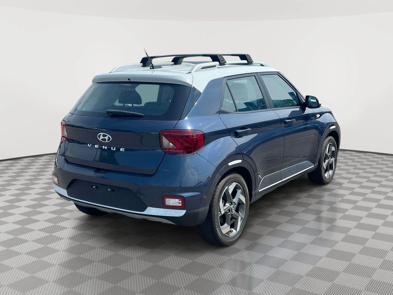 Used 2023 Denim w/White Roof Hyundai Limited image 5