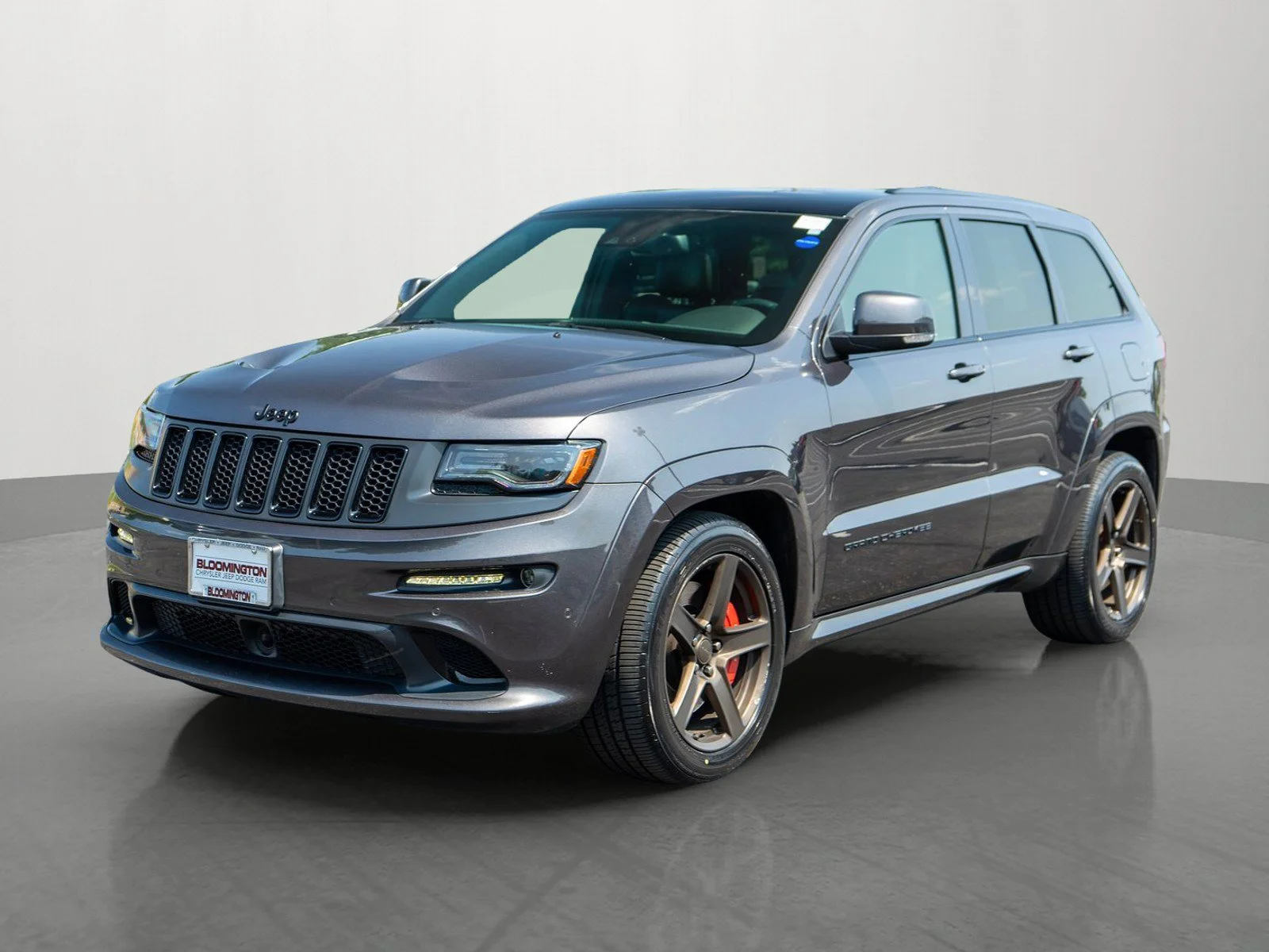 Used 2016 Granite Crystal Metallic Clearcoat Jeep SRT image 3
