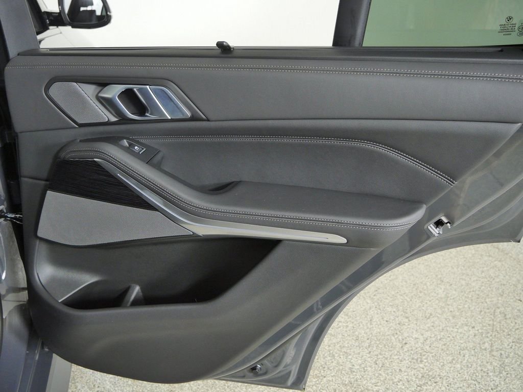 New 2026 Dravit Grey Metallic BMW xDrive40i image 25