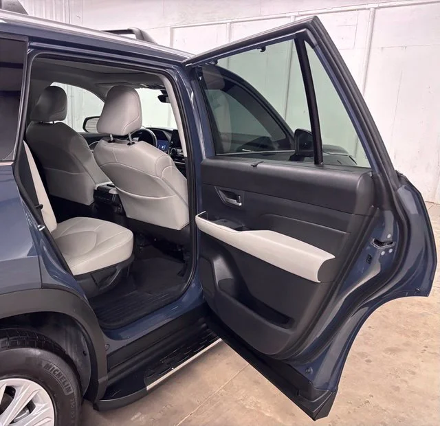 Used 2025 White Toyota XLE image 19