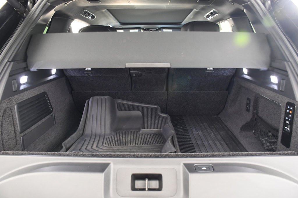 Used 2025 Santorini Black Metallic Land Rover Autobiography image 23