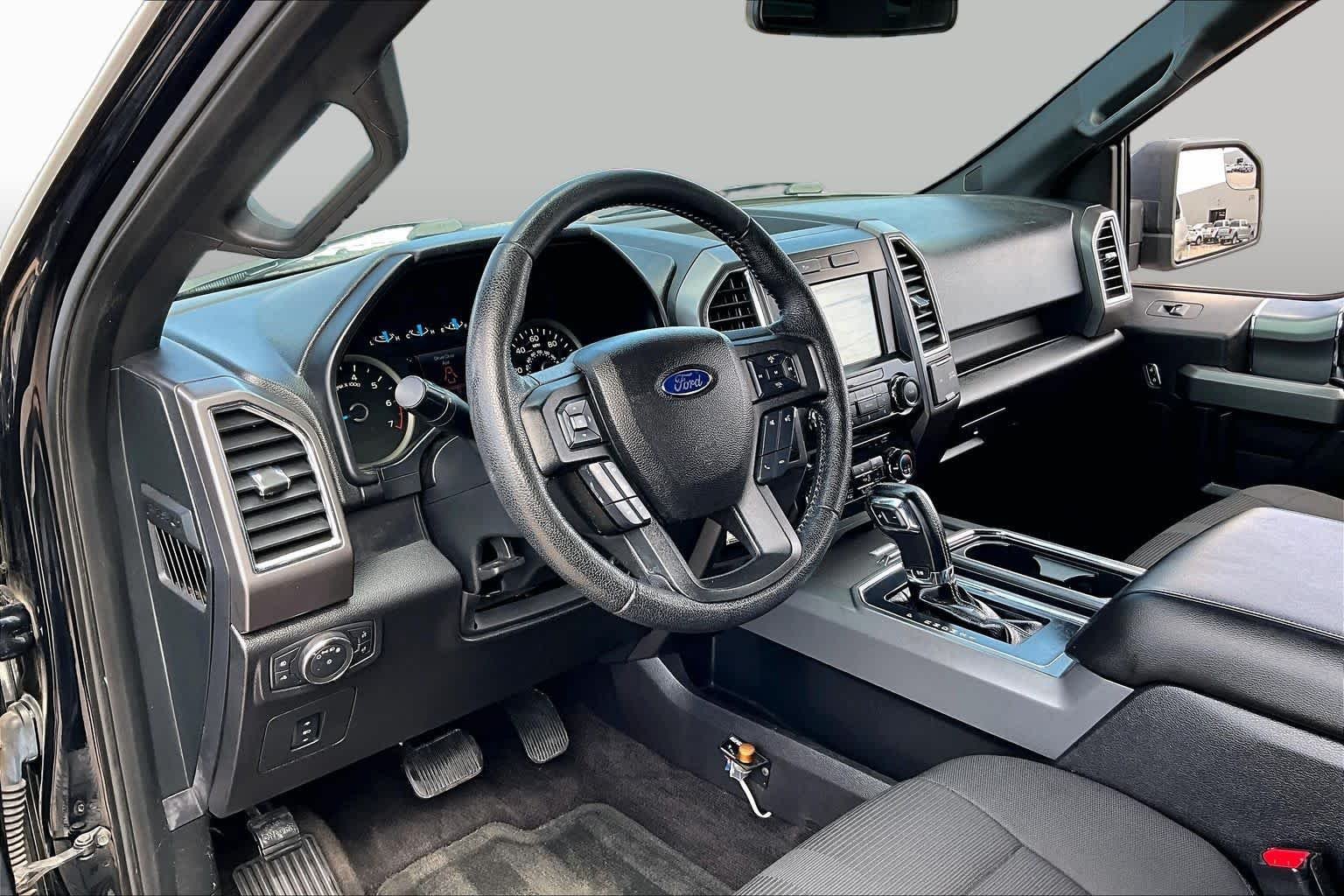 Used 2016 Shadow Black Ford XLT image 17