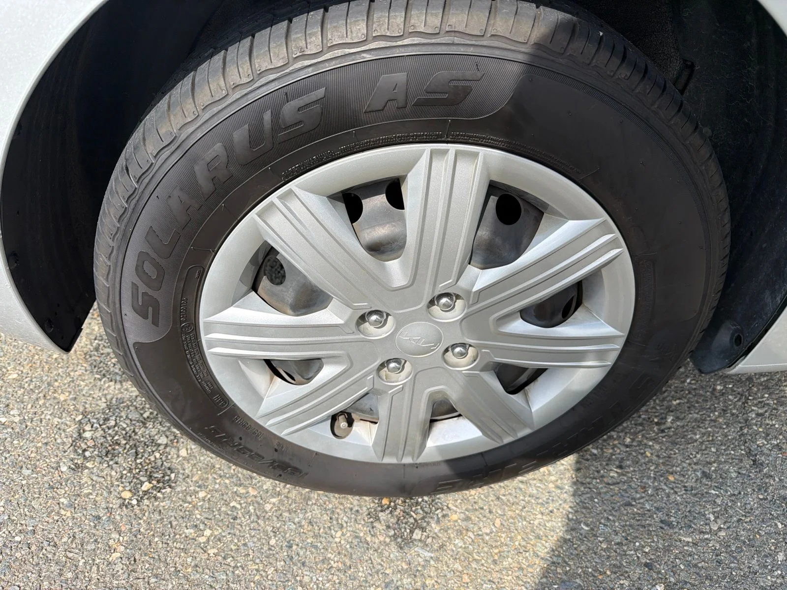 Used 2022 Silver Kia S image 25