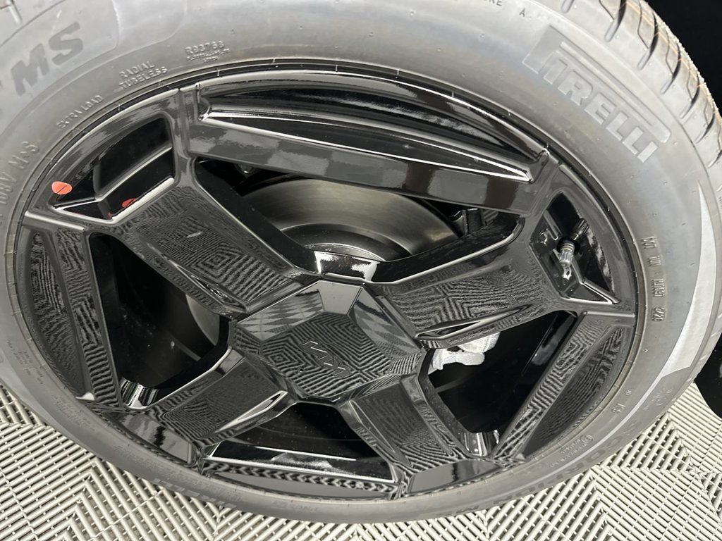 New 2027 Wolf Gray Kia X-LINE SX image 21