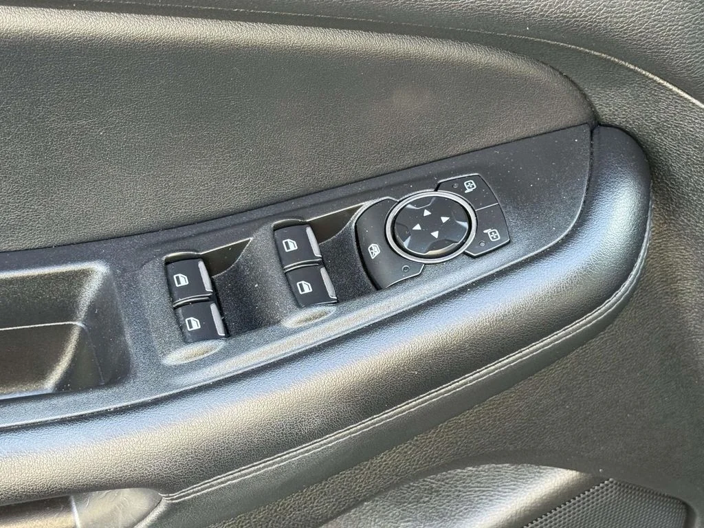 Used 2023 Black Ford SEL image 30
