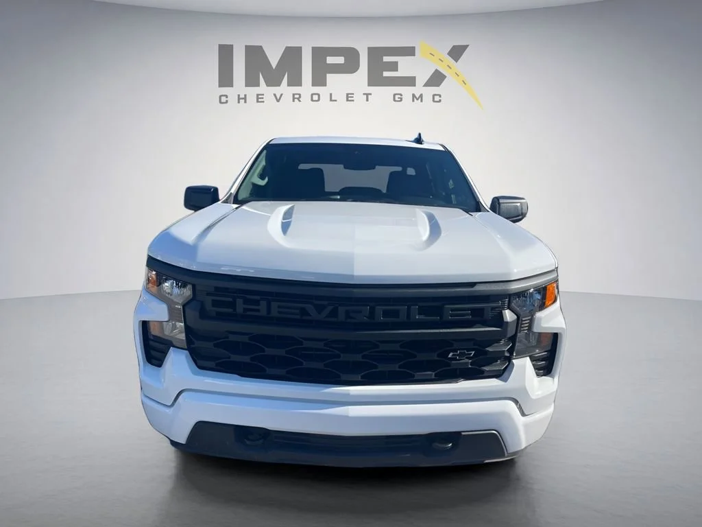 Used 2025 Summit White Chevrolet Custom image 8