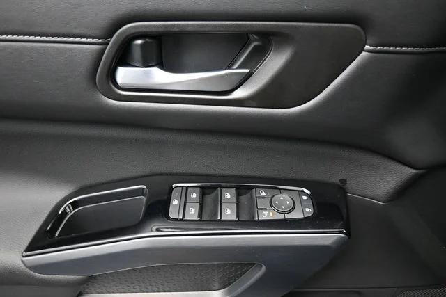 New 2026 Gray Nissan SL image 17