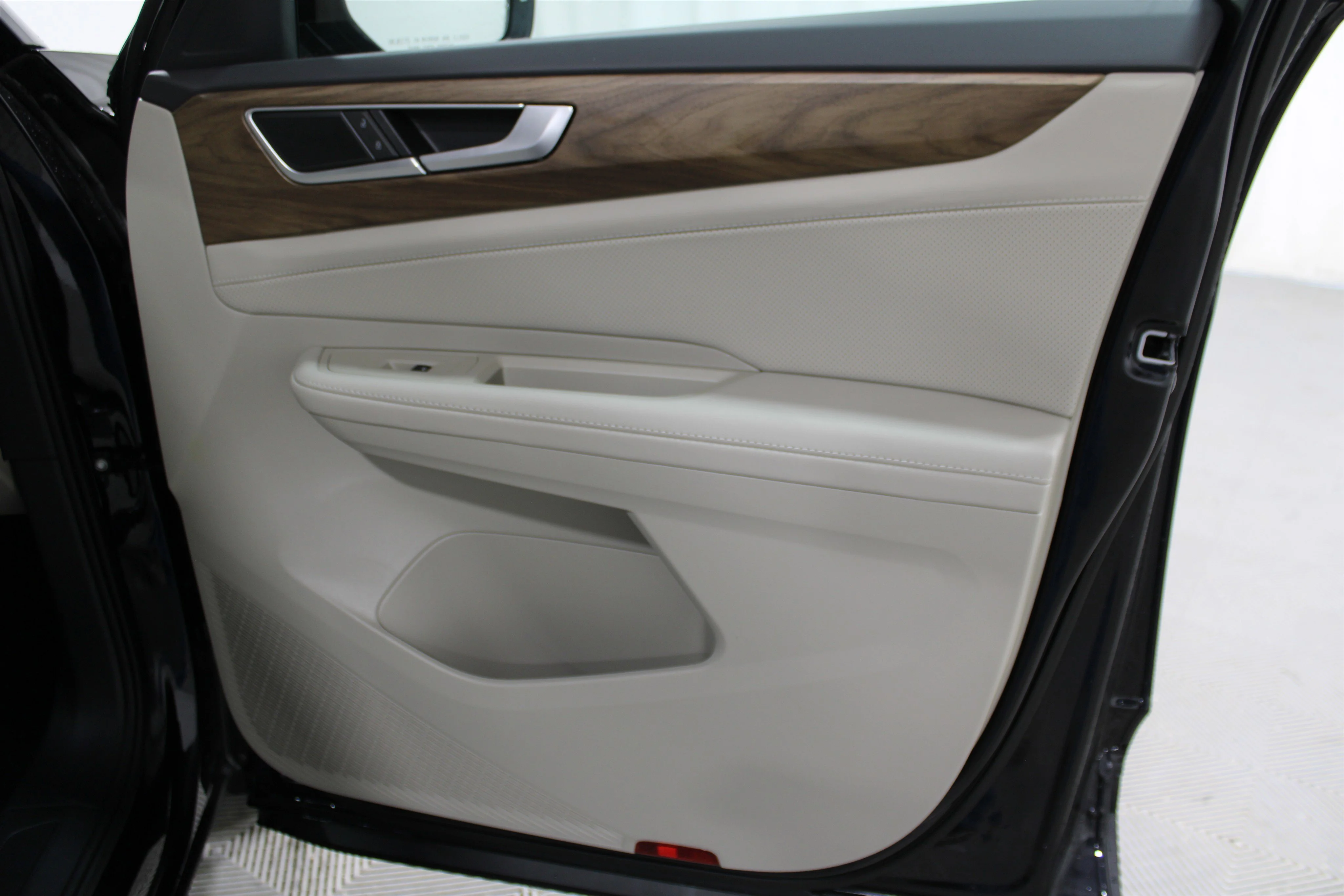 2026 Volkswagen Atlas SE - Photo 26