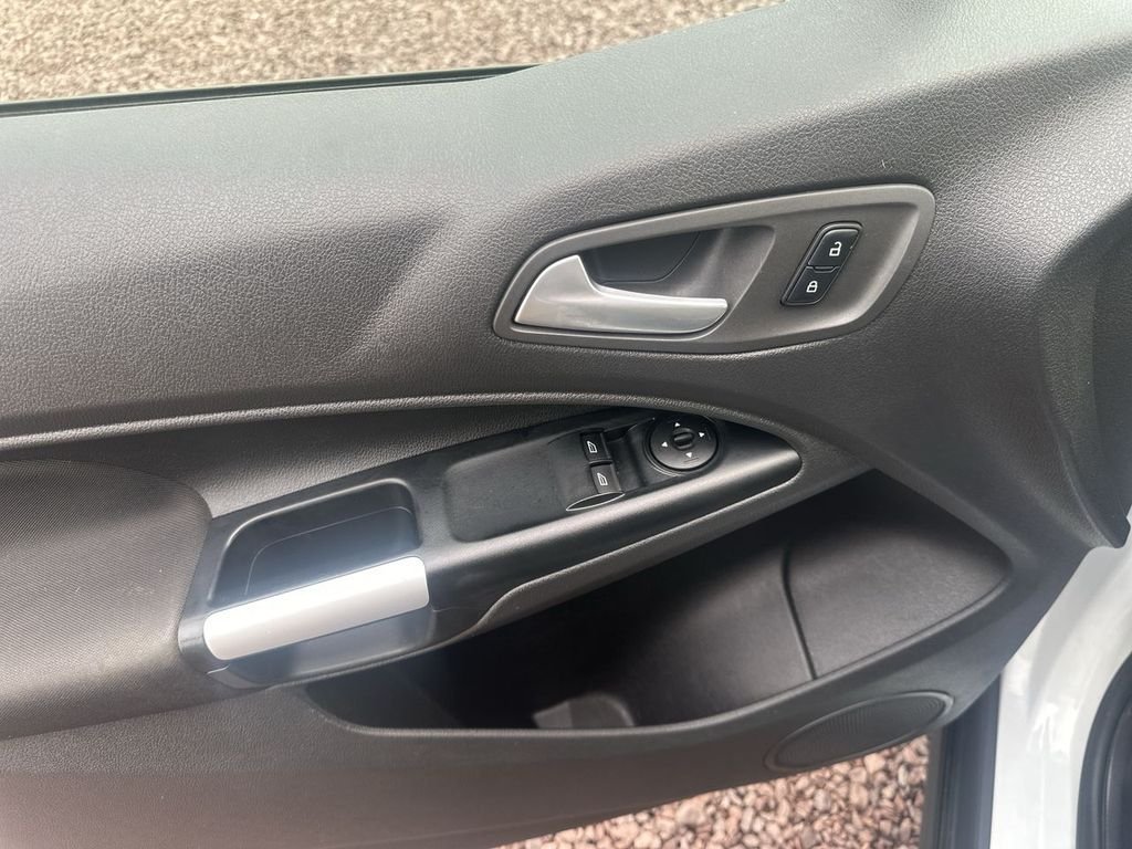 Used 2018 White Ford XLT image 19