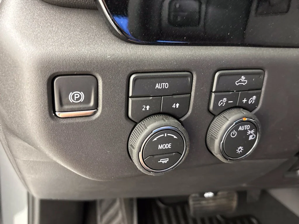 New 2026 Sterling Gray Metallic Chevrolet LT (2FL) image 37