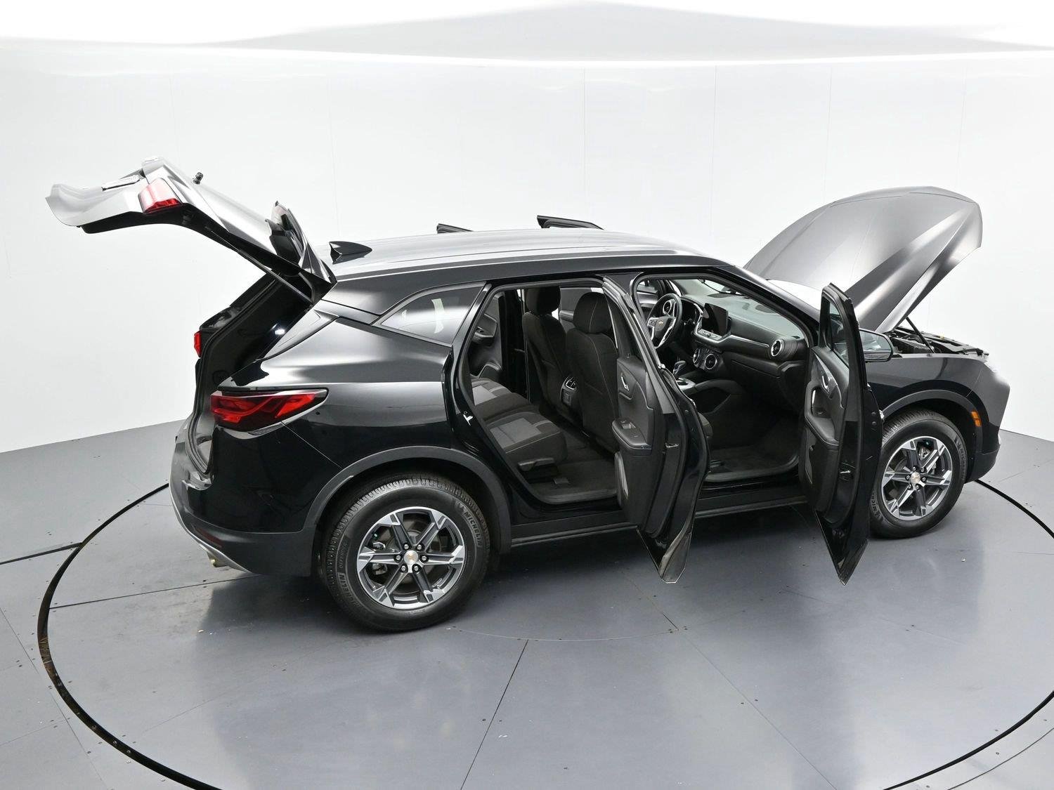 Used 2025 Black Chevrolet 2LT image 40