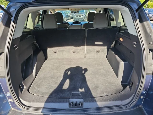 Used 2018 Blue Ford SE image 13