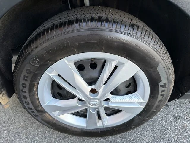 Used 2025 White Nissan S image 17