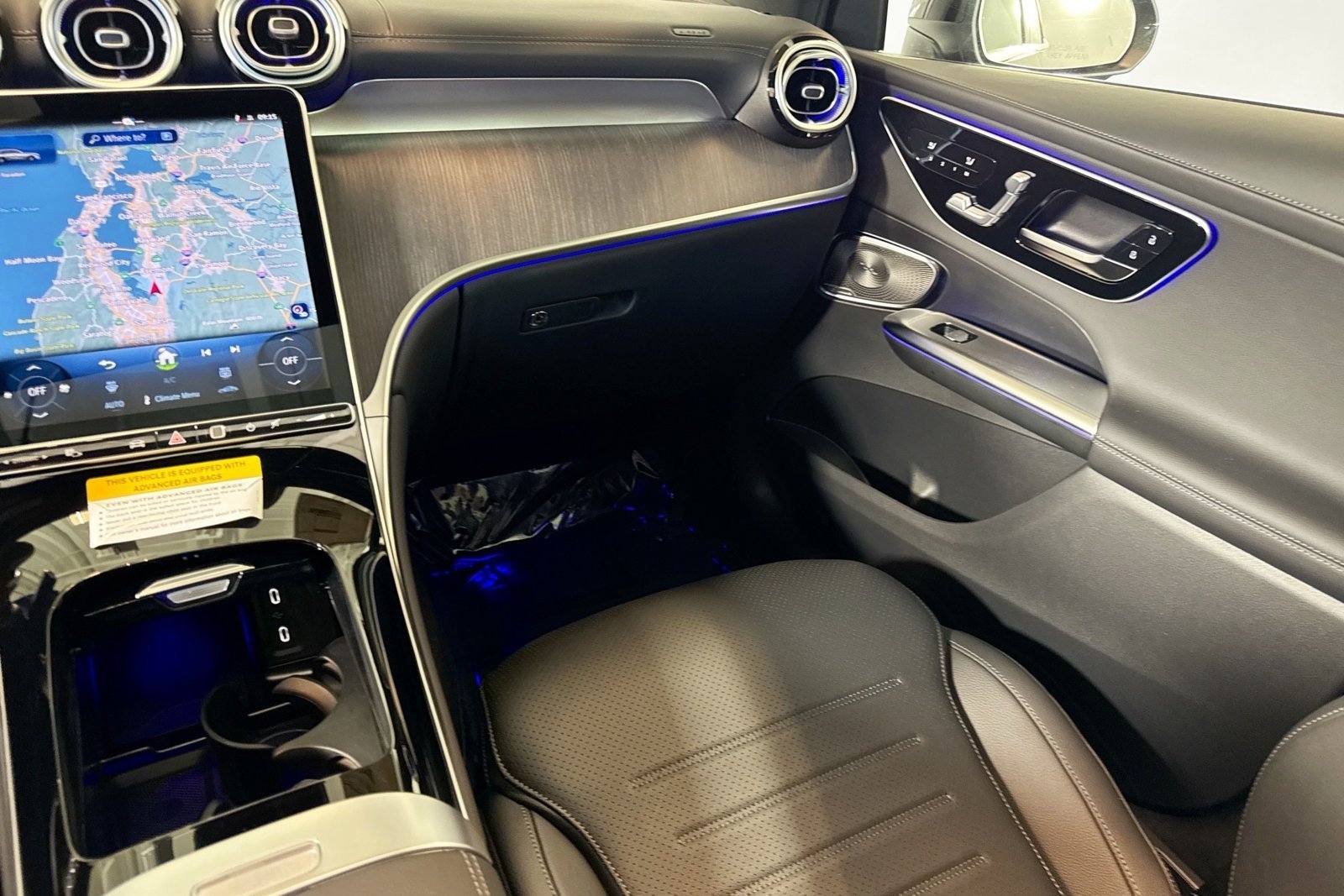 New 2026 Black Mercedes-Benz GLC 300 image 21