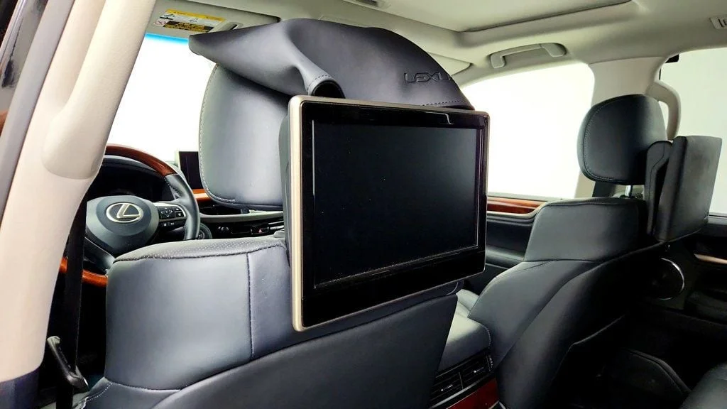 Used 2019 Black Onyx Lexus LX 570 Three Row 4WD w/ Mark Levinson, Rear DVD & Luxury Pkg image 24