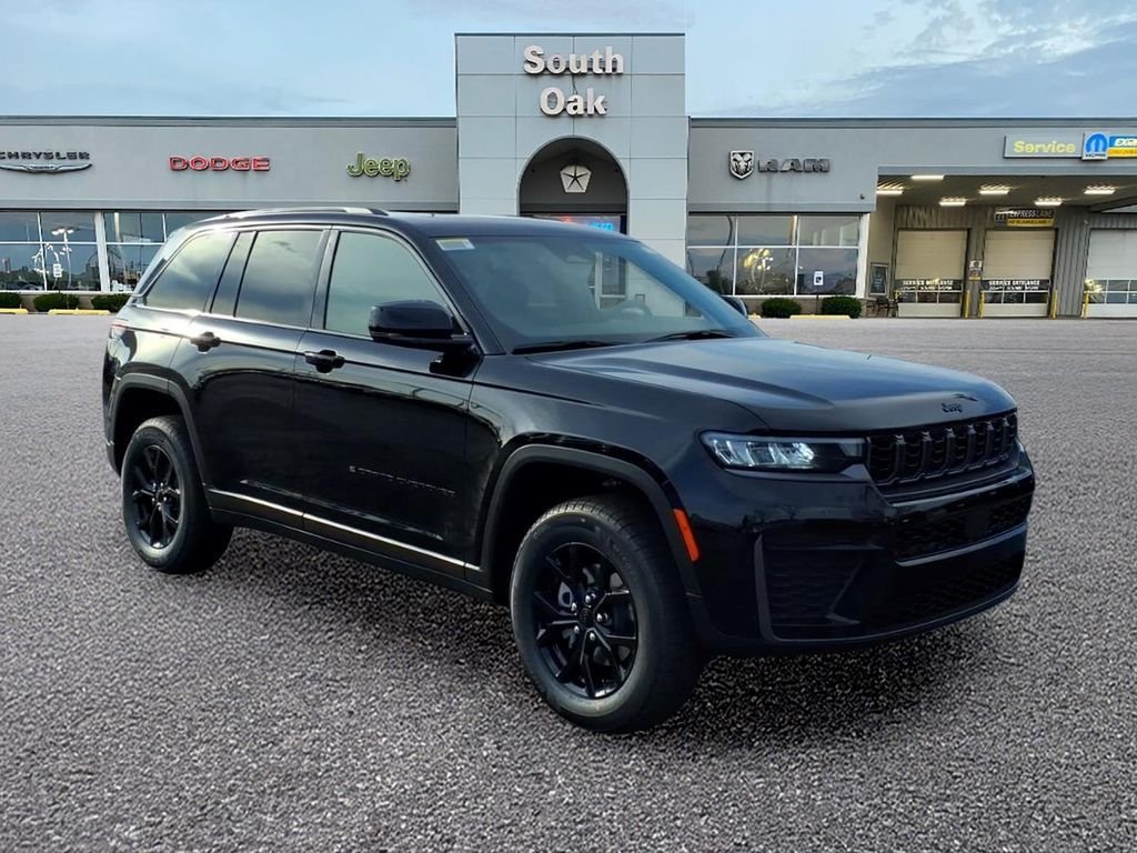 New 2026 Diamond Black Crystal Pearl-Coat Exterior Paint Jeep Altitude image 1