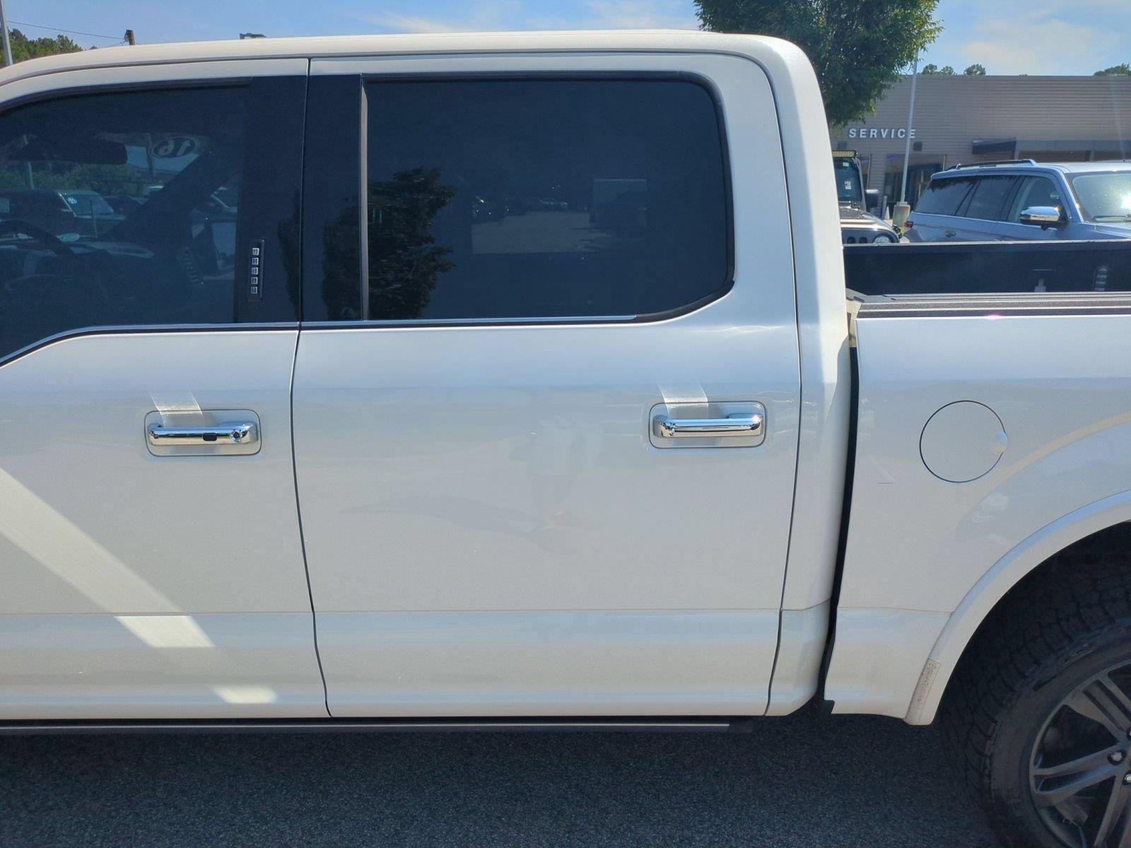 Used 2016 White Platinum Metallic Tri-Coat Ford Platinum image 32